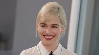 Πώς να χτενίσω τις αφέλειες και τη φράντζα; 7 τρόποι να στυλιζάρεις τις αφέλειες για να τις χαρείς