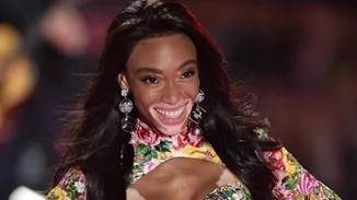 Winnie Harlow | Έγραψε ιστορία με την εμφάνιση της στο #VSshow