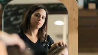 #FollowMe στην απόλυτη εμπειρία κομμωτηρίου! Plus: Tips για βαμμένα μαλλιά