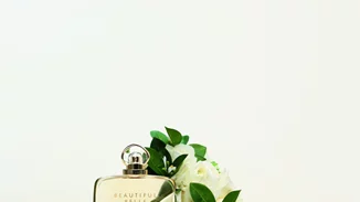 Η αγάπη σπάει όλους τους κανόνες όπως και αυτό το νέο άρωμα. Θέλεις να μάθεις ποιο είναι;