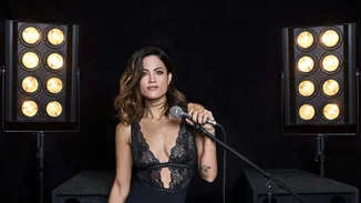 Η Μαίρη Συνατσάκη ποζάρει με εσώρουχα για την πιο ωραία συλλογή που έχεις δει αυτή τη σεζόν