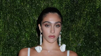 Κατά μάνα κατά κόρη: Η Lourdes περπάτησε στο κόκκινο χαλί ως άλλη Madonna