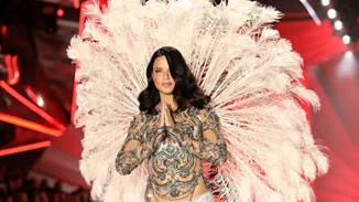 Adriana Lima | Θυμόμαστε τις πιο ξεχωριστές στιγμές της στο VS catwalk