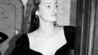 Βρήκαμε το φόρεμα που θα φορέσεις στις γιορτές