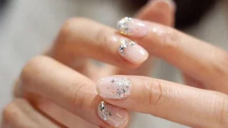 Μία ιδέα για χριστουγεννιάτικα νύχια, αν ανήκεις στις προνοητικές!