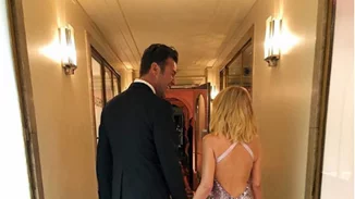 Η Kylie Minogue δημοσιεύει ένα Instagram Snap με τον σύντροφό της Paul Solomons