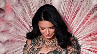 Adriana Lima: Τα δάκρυά της στο τελευταίο επικό catwalk της καριέρας της