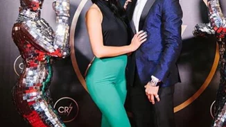 Ποιο πασίγνωστο ζευγάρι του εξωτερικού επιτέλους αρραβωνιάστηκε;