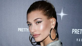 Προλαβαίνεις να κάνεις το cool χρώμα νυχιών της Hailey Baldwin