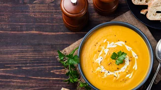 Λαχταριστή σούπα με κολοκύθα και μανιτάρια