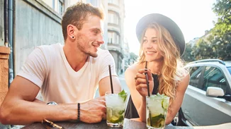 Τα 5 +1 πράγματα που ΔΕΝ πρέπει να ρωτήσεις ποτέ στο πρώτο ραντεβού