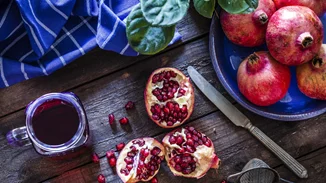 Οι 8 ιδιότητες που κάνουν τα ρόδια υπερτροφή