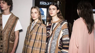 Πουλόβερ | Οι πιο stylish τρόποι να το φορέσεις τώρα