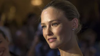 Το νέο διαφημιστικό της Bar Refaeli προκαλεί αντιδράσεις