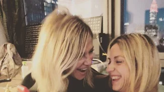 Στη νέα της ανάρτηση στο Instagram η Σοφία Καρβέλα είναι σαν να βλέπεις την Άννα Βίσση