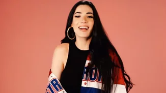 Ήβη Αδάμου | Έγινε κατάξανθη & με καρέ μαλλιά