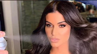 Ιωάννα Μπέλλα | Ποζάρει με ξανθά μαλλιά και μας διχάζει