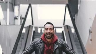 Σάκης Τανιμανίδης | Άφησε την τηλεόραση και έπιασε... το μικρόφωνο