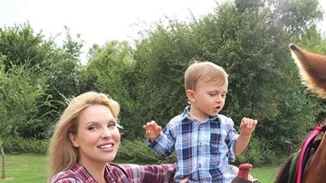 Χριστίνα Αλούπη | Ο γιος της έγινε 2 ετών και το γιόρτασε με μια διώροφη τούρτα!