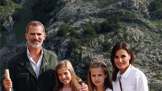 Η βασιλική οικογένεια της Ισπανίας φωτογραφίζεται για την ετήσια χριστουγεννιάτικη κάρτα της