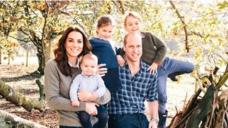 Kate & William | Η λεπτομέρεια στην οικογενειακή φωτογραφία τους που δεν πρόσεξε κανείς