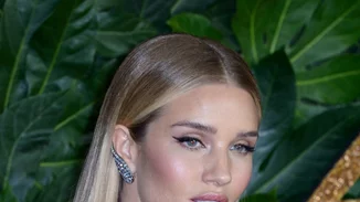 5 φορές που η Rosie Huntington-Whiteley ήταν η απόλυτη beauty έμπνευση