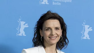 Juliette Binoche | Το εντυπωσιακό Balmain φόρεμα που σχεδιάστηκε αποκλειστικά για εκείνη