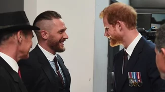 Πρίγκιπας Harry – Tom Hardy | Η συνάντησή τους είναι ό,τι καλύτερο θα δεις σήμερα