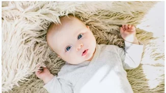 Το απαλό και αργό χάιδεμα του γονιού είναι φάρμακο για το μωρό