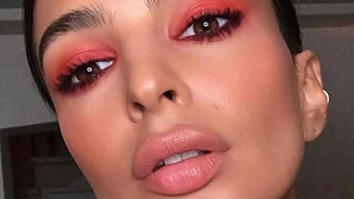 Pantone: Υιοθέτησε πρώτη από όλους το χρώμα της χρονιάς!