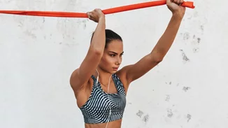 3 εύκολες διατάσεις για να σταματήσει ο πόνος στην πλάτη