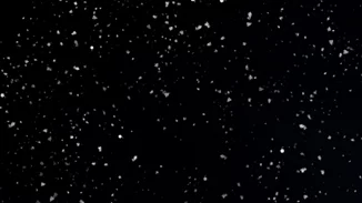 5+1 φορέματα για το ρεβεγιόν που κοστίζουν κάτω από 30 ευρώ