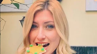 Σία Κοσιώνη | Στόλισε το χριστουγεννιάτικο δέντρο με τον γιο της