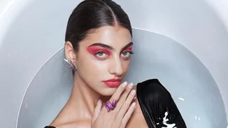 Ειρήνη Καζαριάν | Χέρι-χέρι στη Γλυφάδα με τον φύλακα άγγελό της