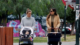 Ελεονώρα Μελέτη - Φλορίντα Πετρουτσέλι | Βόλτα με τα αγγελούδια τους