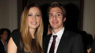 Μαριέττα Χρουσαλά - Λέων Πατίτσας | Βόλτα με τα παιδιά τους στη Γλυφάδα