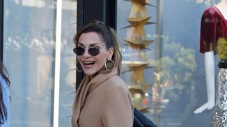 Δέσποινα Βανδή | Βόλτα για ψώνια στη Γλυφάδα με την κόρη της