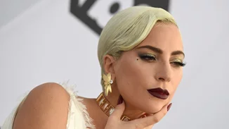 Τι έπαθε η Lady Gaga και δεν φοράει πια περούκες; Ο κομμωτής της αποκαλύπτεται