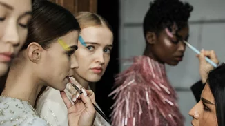 Όλες οι λεπτομέρειες του μακιγιάζ των μοντέλων στο show Celia Kritharioti