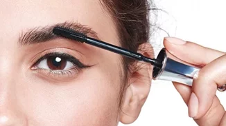 Μάσκαρα για φρύδια | Το πιο γρήγορο και πρακτικό προϊόν και ποια είναι τα 6 καλύτερα