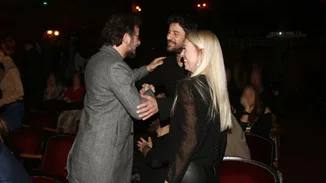 7 άβολες στιγμές των Ελλήνων celebrities που απαθανάτισε ο φακός