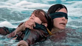 Bird Box | Η ταινία του Netflix ενέπνευσε ένα επικίνδυνο challenge στο κοινό