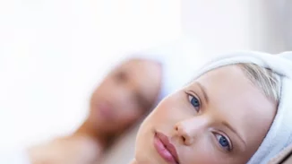 Πώς θα προστατεύσεις την επιδερμίδα σου από το μπλε φως, τη UV ακτινοβολία και τη ρύπανση