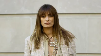 Η αγαπημένη μας Γαλλίδα φόρεσε το αγαπημένο μας σύνολο