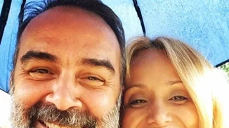 Αν είσαι κι εσύ (πολύ) ερωτευμένη με τον σύζυγό σου δες πώς ευχήθηκε η Νάταλι Κάκκαβα στον Γρηγόρη Γκουντάρα για τη γιορτή του