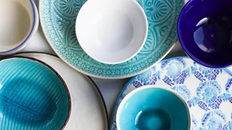 Τι χρώμα πιάτα να διαλέξεις για να τρως λιγότερο!