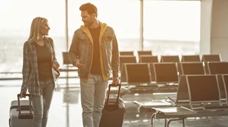 Να πώς θα ταξιδέψεις με παρέα, αεροπορικά, στη μισή τιμή!