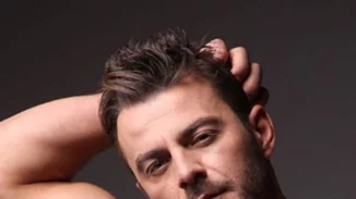 Ο Γιώργος Αγγελόπουλος ανοίγει το σπίτι του για πρώτη φορά