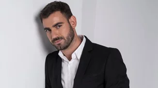 Νίκος Πολυδερόπουλος | Μας συστήνει τον κούκλο κομμωτή αδερφό του