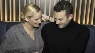 Άννη Πανταζή - Χριστόφορος Χούμας | Οι πρώτες φωτογραφίες κατά την έξοδο από το μαιευτήριο